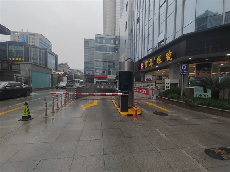 车库入口